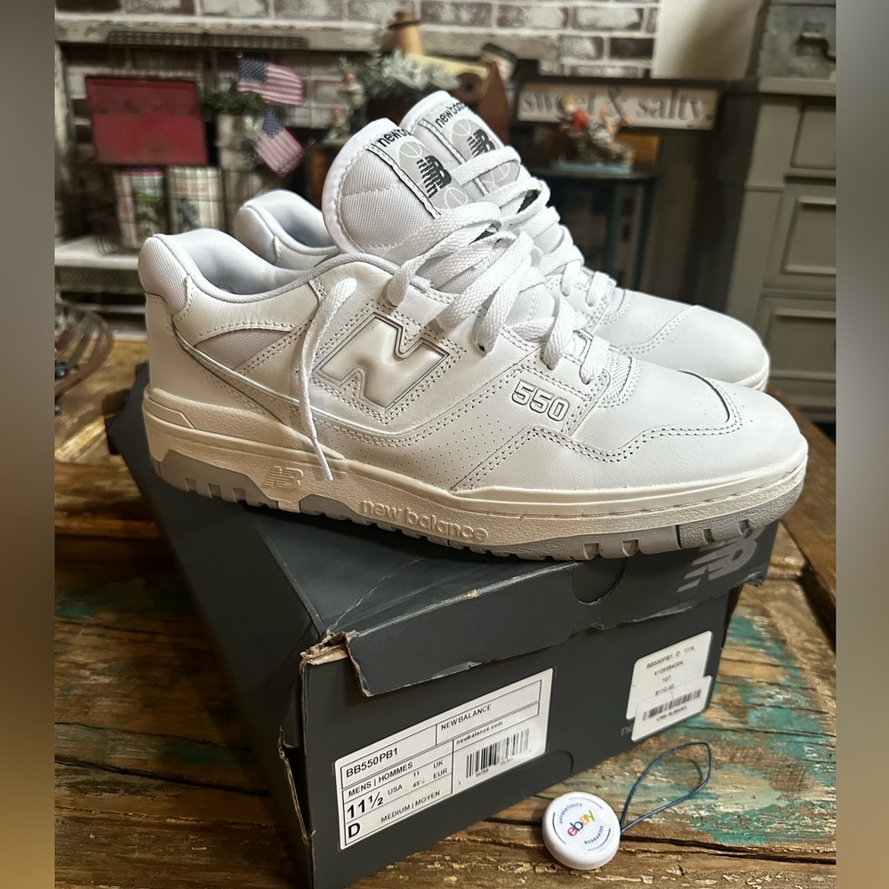 RARE Brand New Mens 11.5 New Balance 550’s